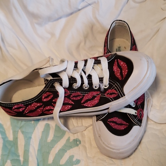 Glitter hot pink and black shoes - Picture 4 of 4